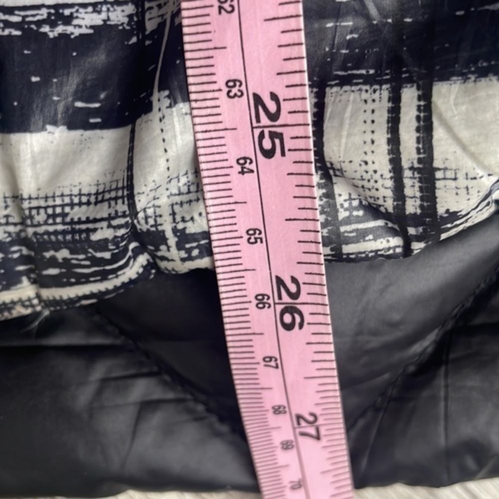 Gerry vest size Large Black and patterned reverisble and packable - Picture 9 of 11